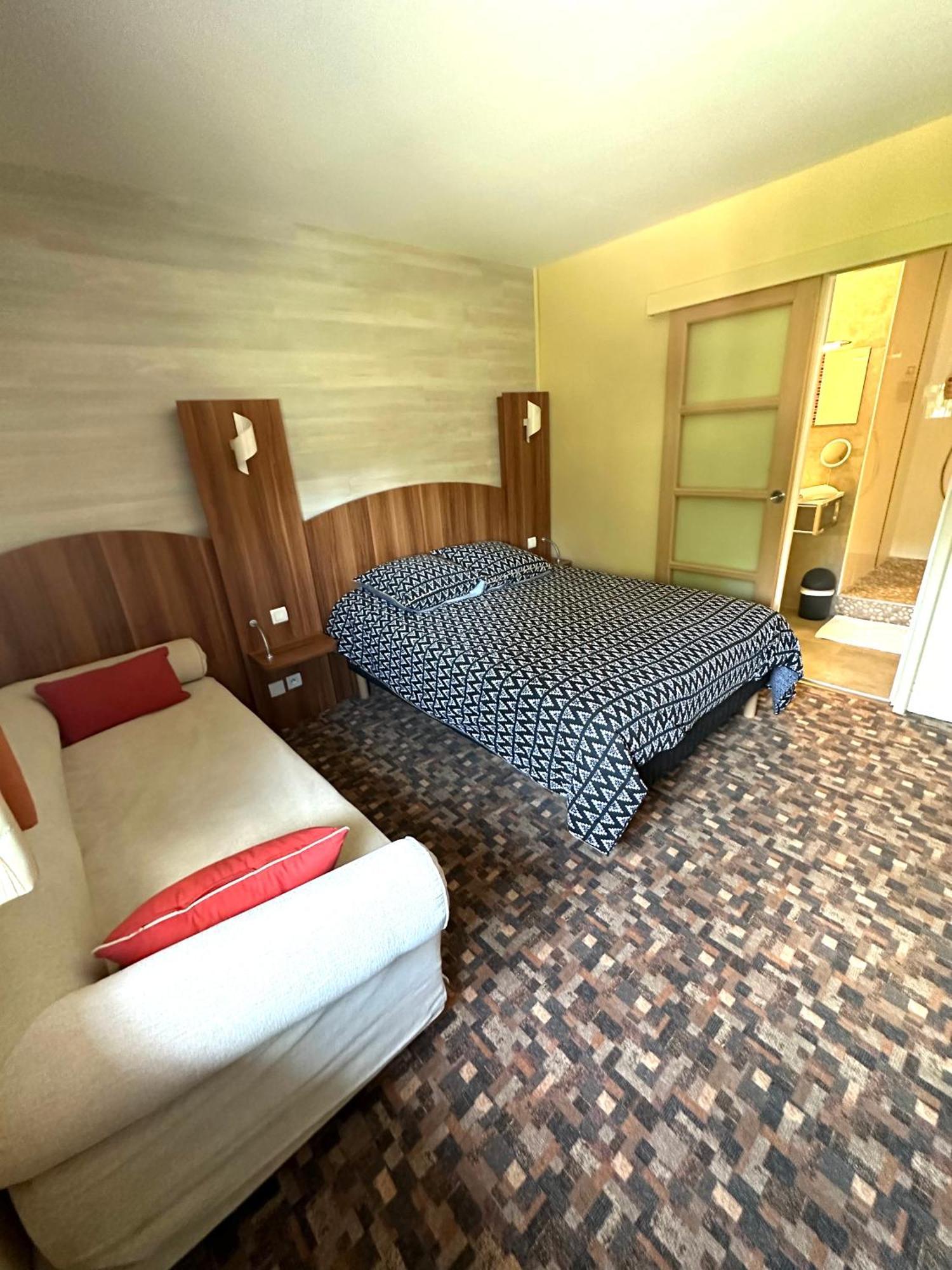 Hotel Roc Land Les Portes du Coglais Luaran gambar